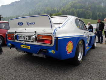 Max vom Capri Club Oberpfalz mit seinem RS
Max from the Capri Club Oberpfalz with his RS
Max du Capri Club Oberpfalz avec sa RS